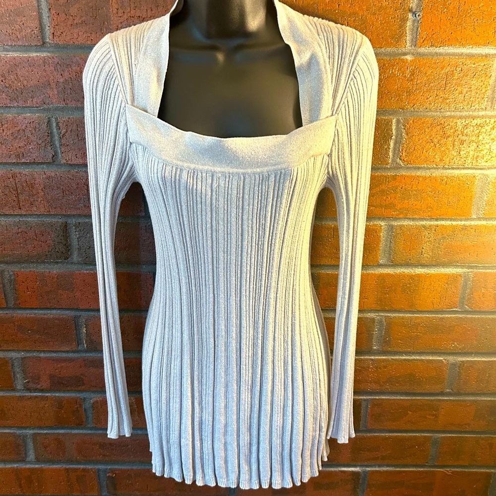 Skye’s The Limit Silver Metallic Tunic Sweater M